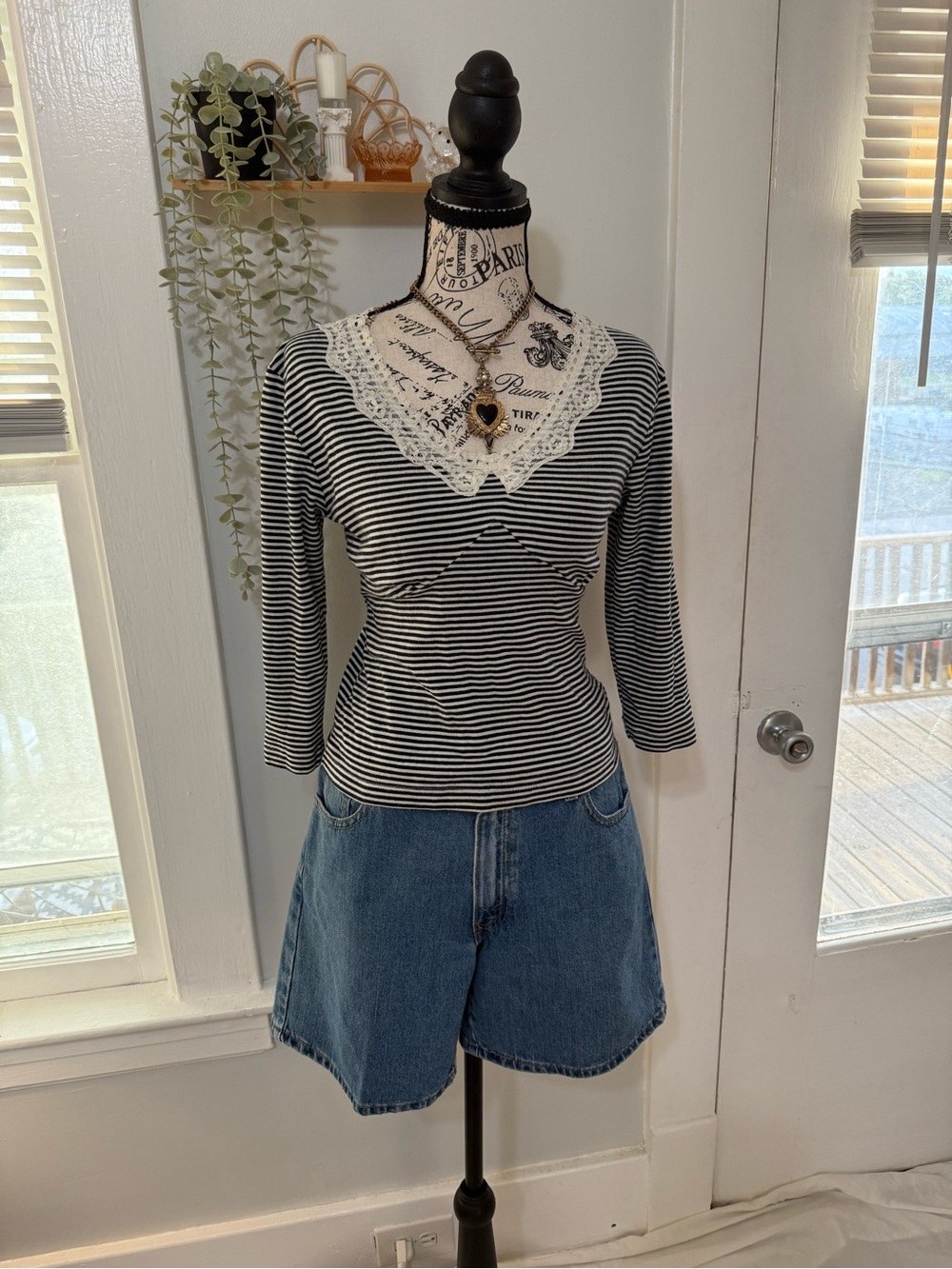 White Stag y2k striped top with lace collar and 3/4 sleeves 100% cotton size S